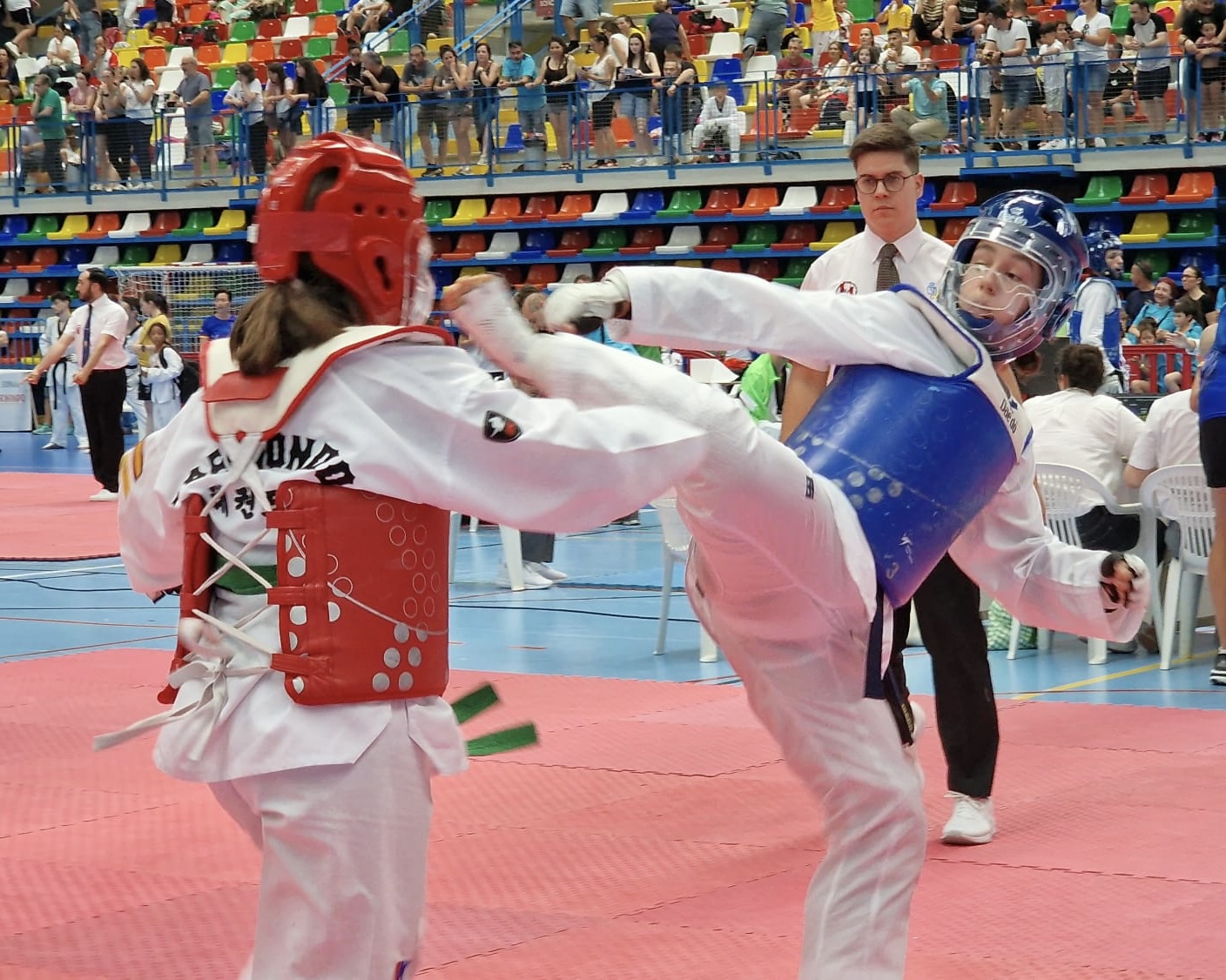 Combate de competición Taekwondo Sonbae