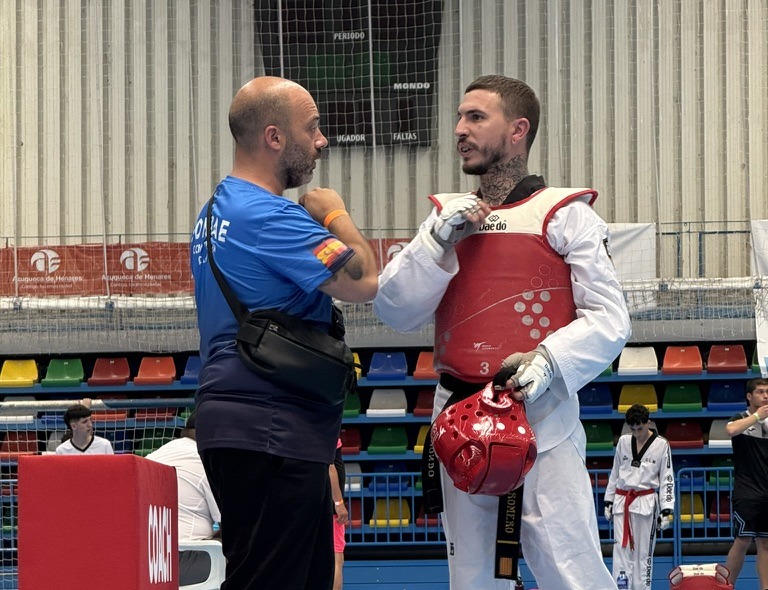 Concentración pre-combate con el entrenador, Taekwondo Sonbae