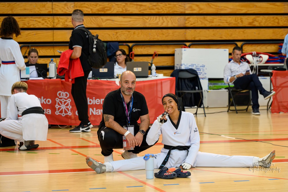 Estiramientos con el entrenador, Taekwondo Sonbae